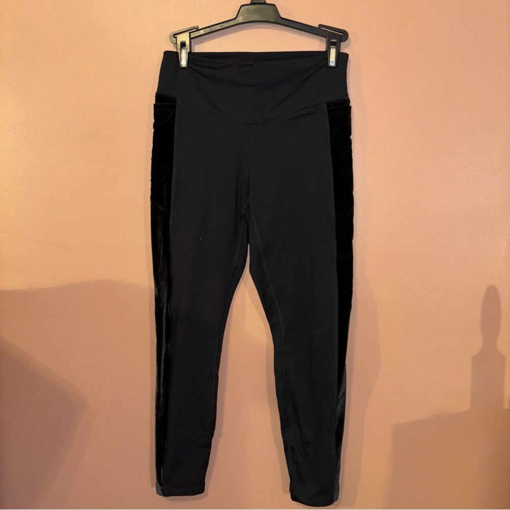 Victoia's Secret PINK,small Black. Leggings With Velour On Sides. EUC